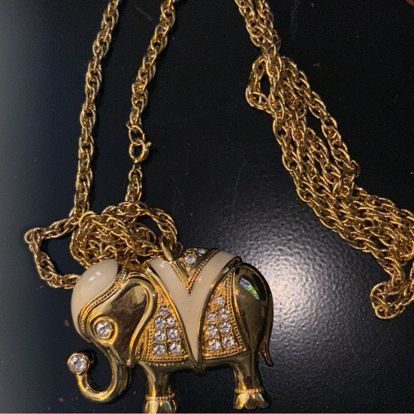 Kenneth Jay Lane for Avon lucky elephant brooch-pendant necklace - Picture 3 of 7